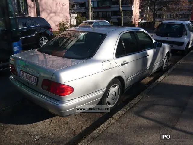 Mercedes-Benz  E 300 D Avantgarde 3