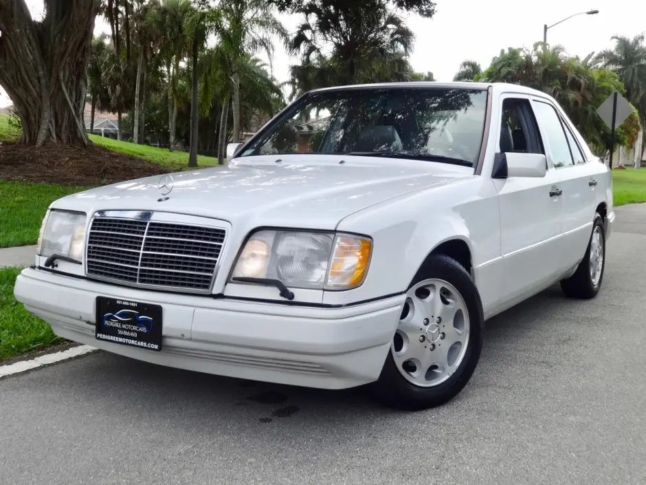 Mercedes-Benz  E 300 D Classic 4