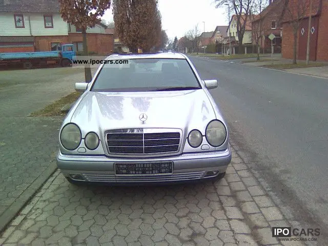 Mercedes-Benz  E 300 D Elegance 3