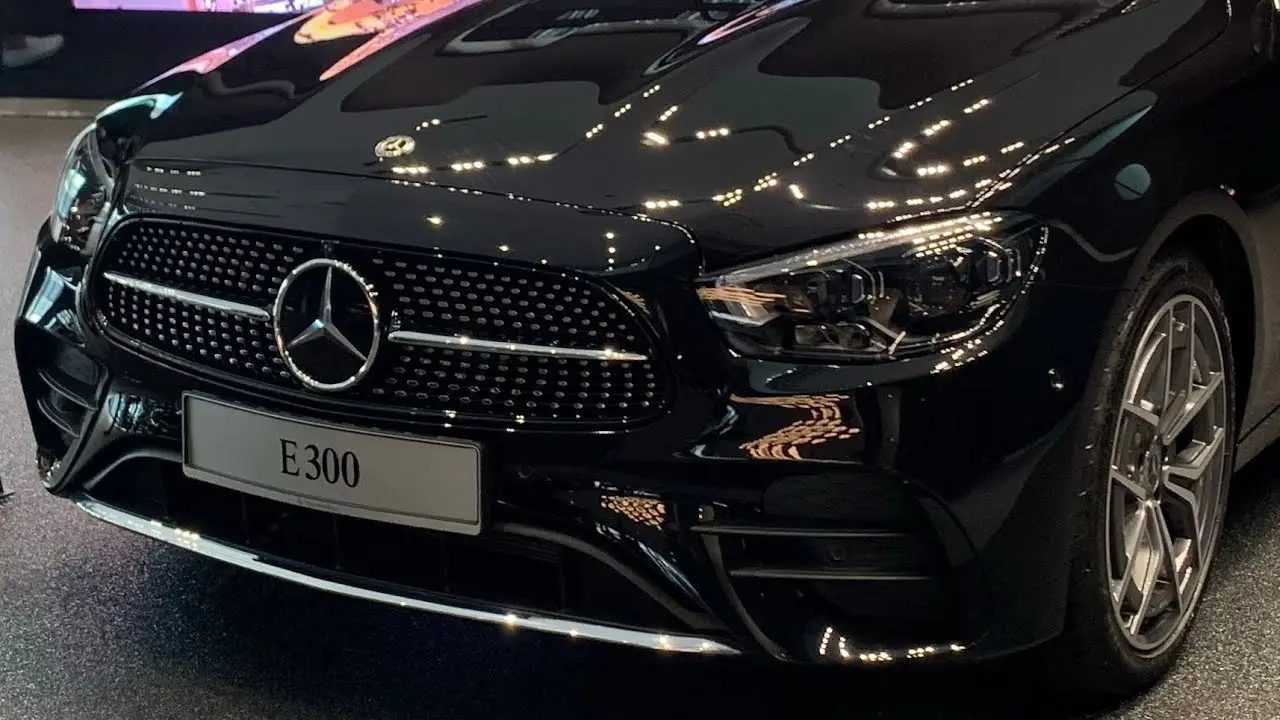 Mercedes-Benz  E 300 D Mhev 4Matic AMG 9G-Tronic 1