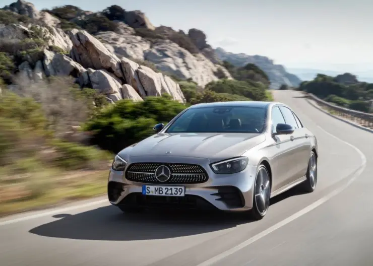 Mercedes-Benz  E 200 d Editon AMG 9G-Tronic 2