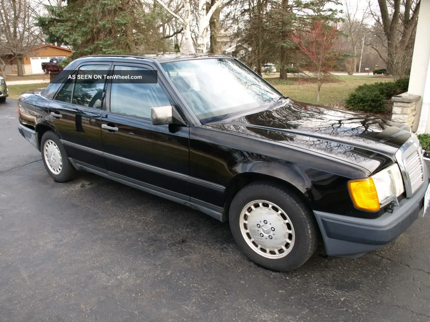 Mercedes-Benz  E 300 E 4