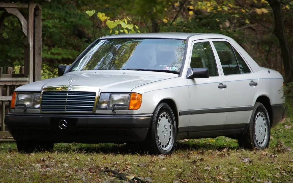 Mercedes-Benz  E 300 E 5