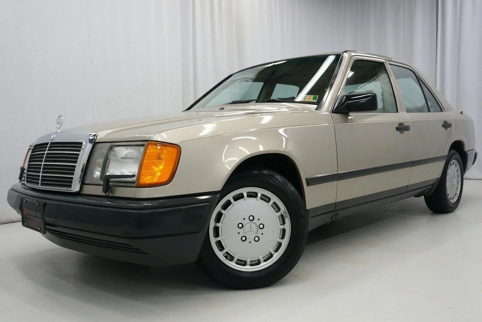 Mercedes-Benz  E 300 E 7