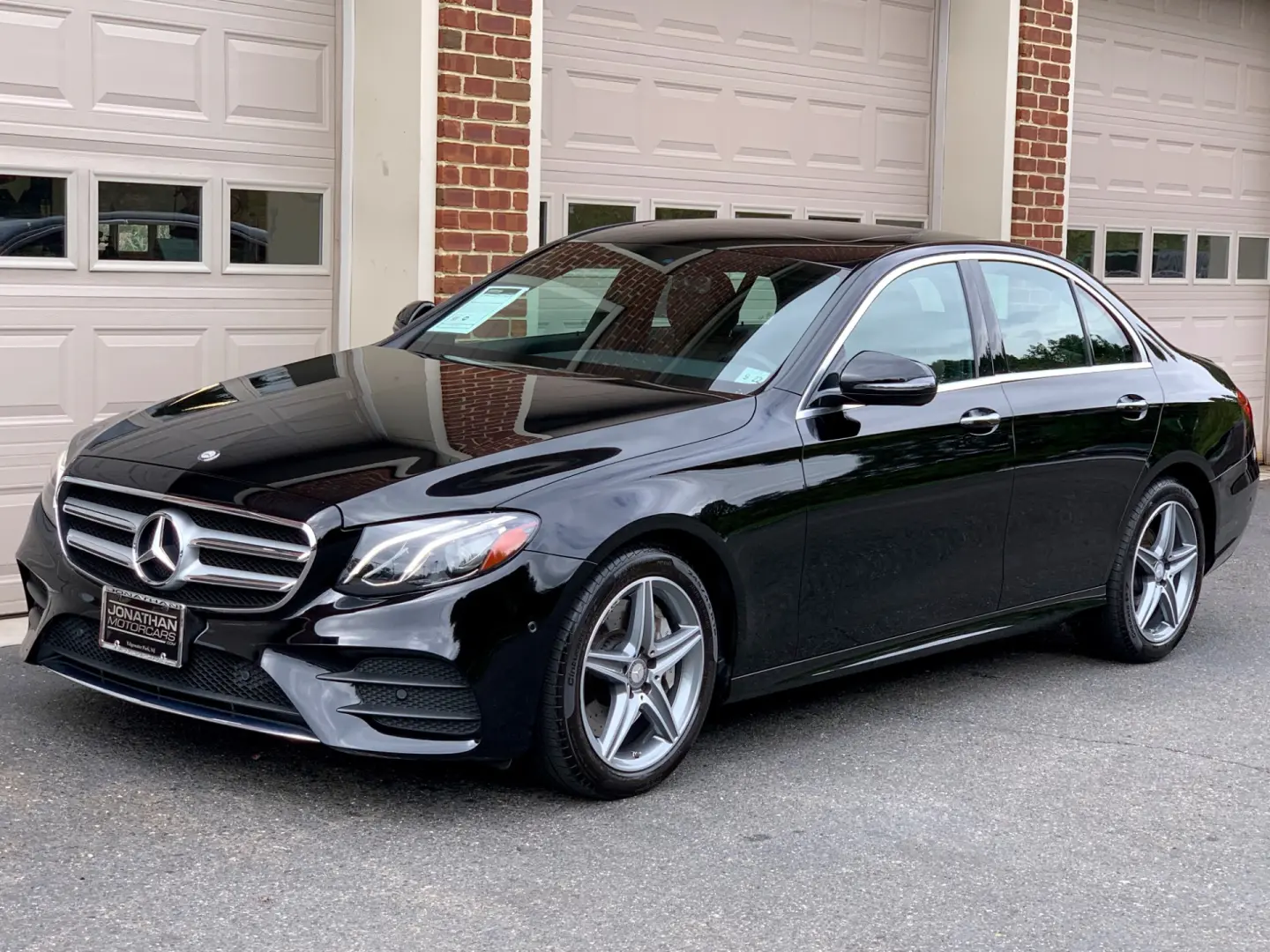 Mercedes-Benz  E 300 Exclusive 9G-Tronic 6