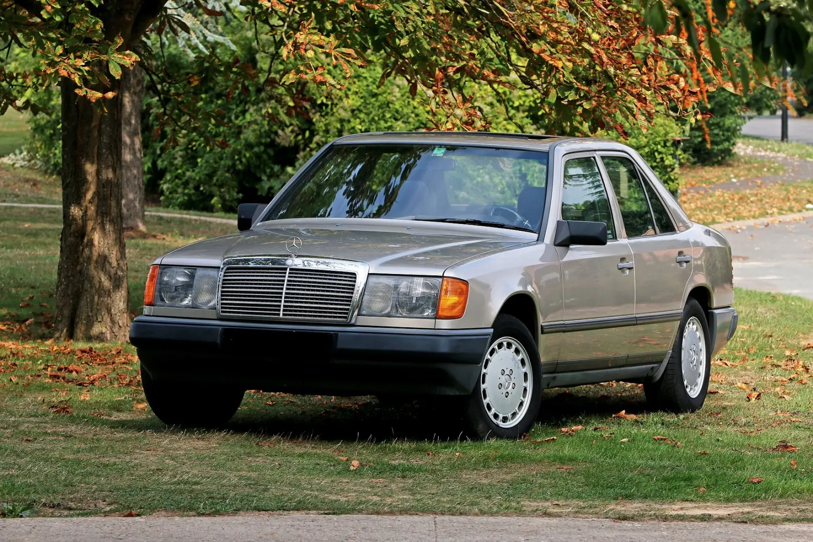 Mercedes-Benz  E 300 TD 0