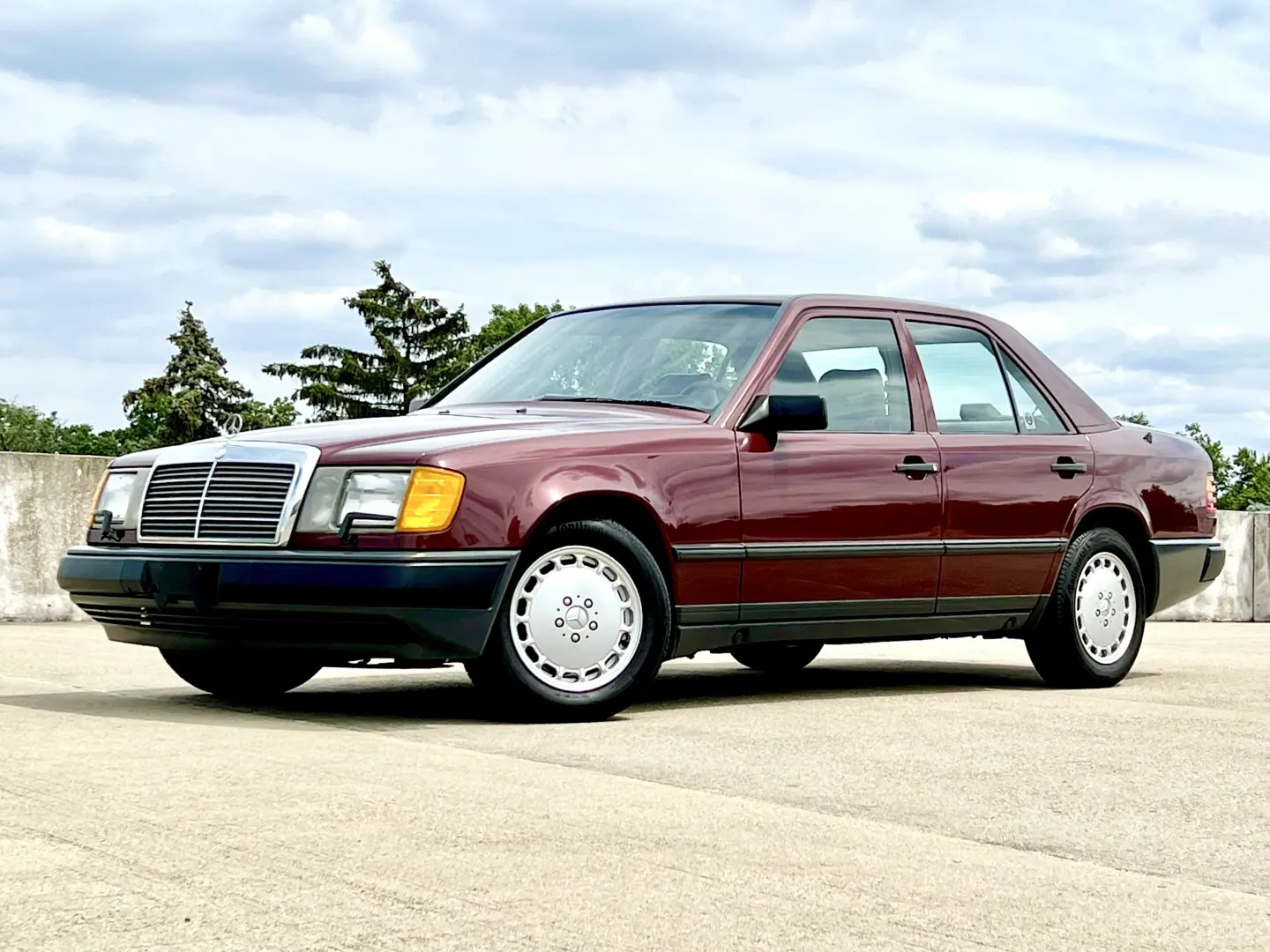 Mercedes-Benz  E 300 TD 1