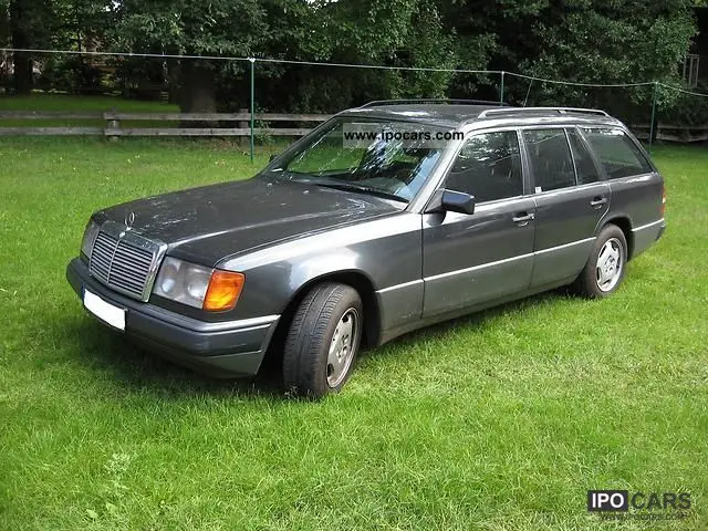 Mercedes-Benz  E 300 TD 2