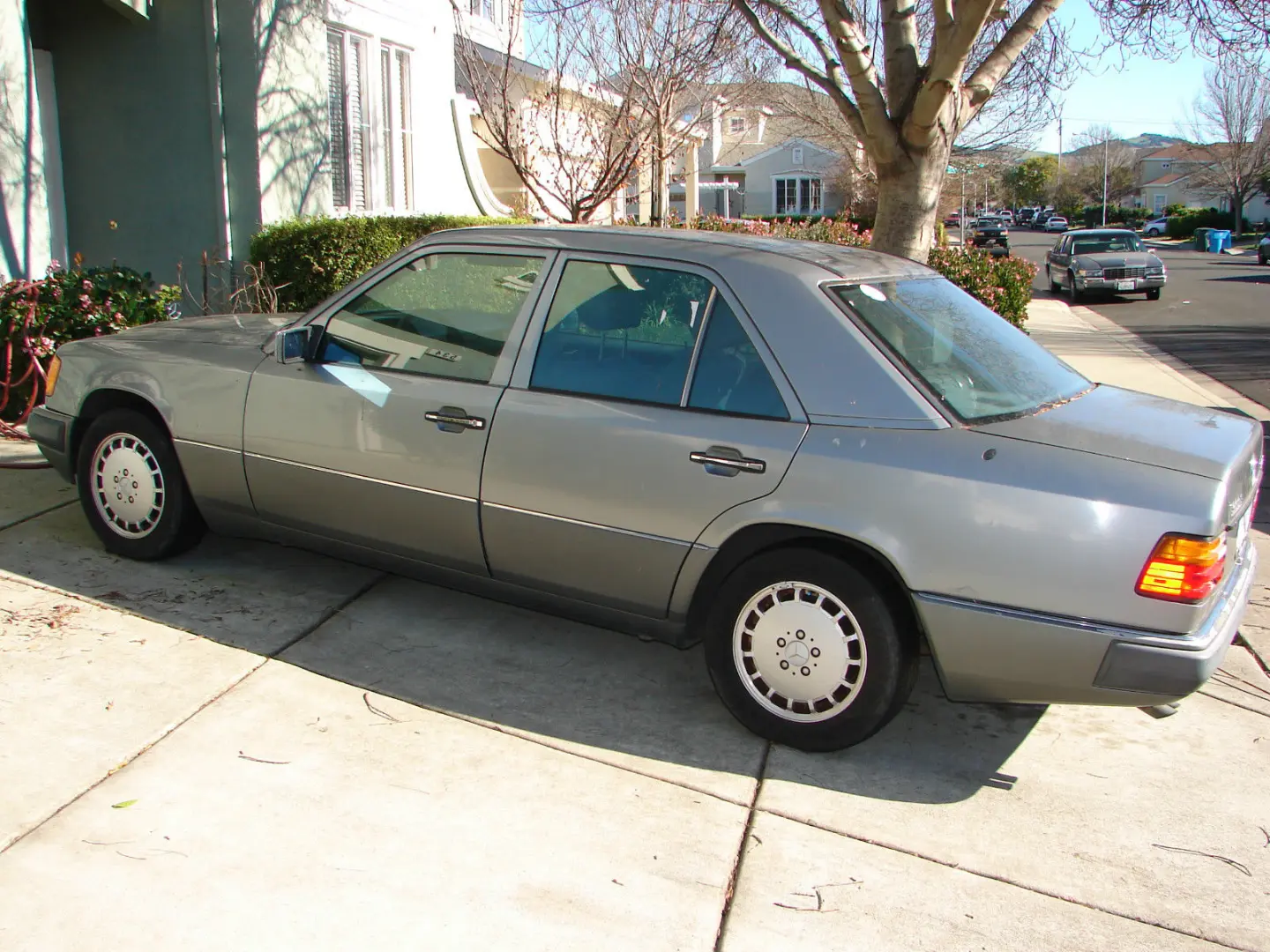 Mercedes-Benz  E 300 TD 4