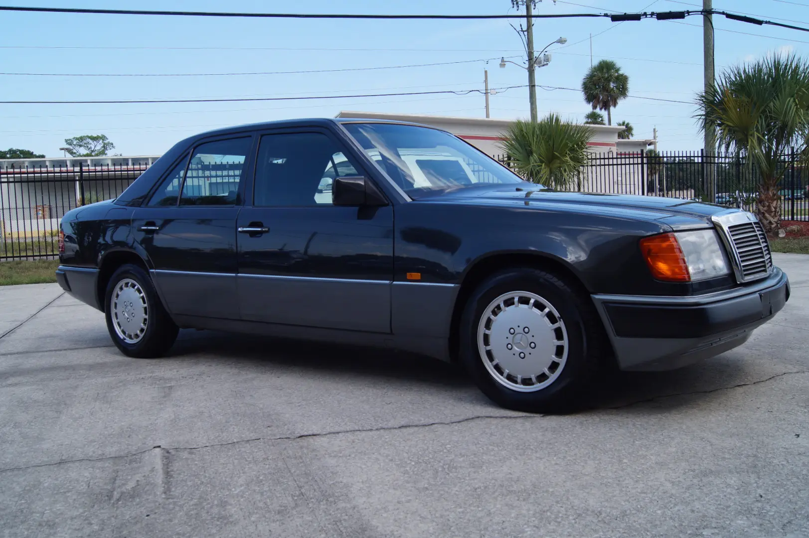 Mercedes-Benz  E 300 TD 6