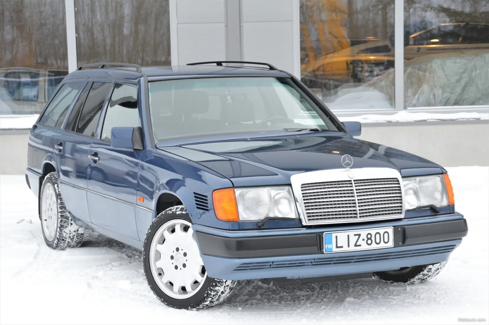 Mercedes-Benz  E 300 TD 4Matic 3
