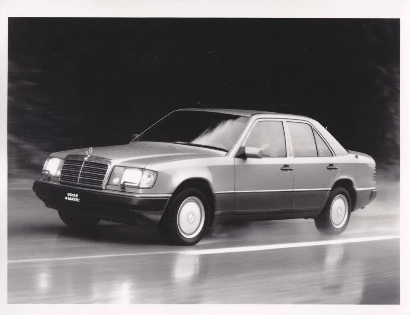 Mercedes-Benz  E 300 TD 4Matic 5