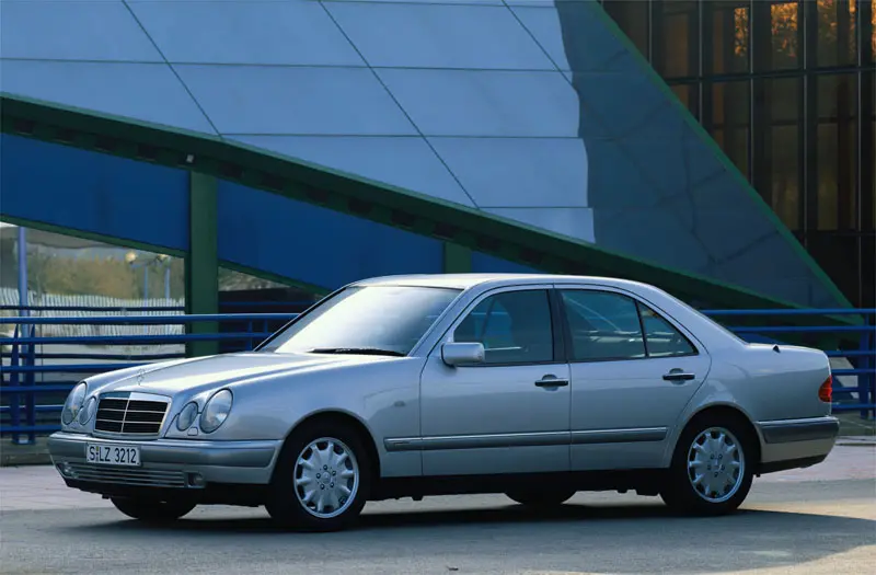 Mercedes-Benz  E 300 TD Avantgarde 0