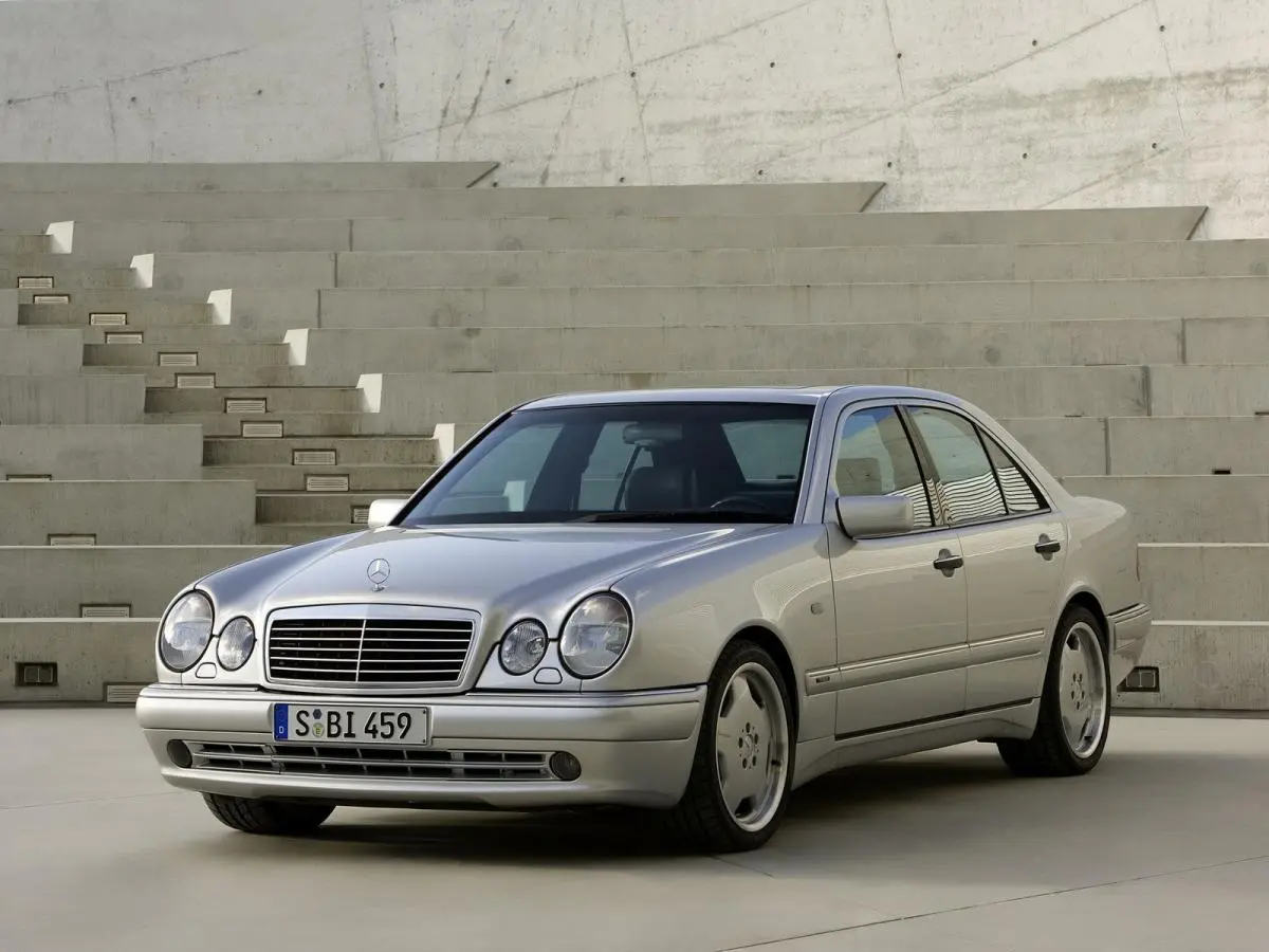 Mercedes-Benz  E 300 TD Elegance 2