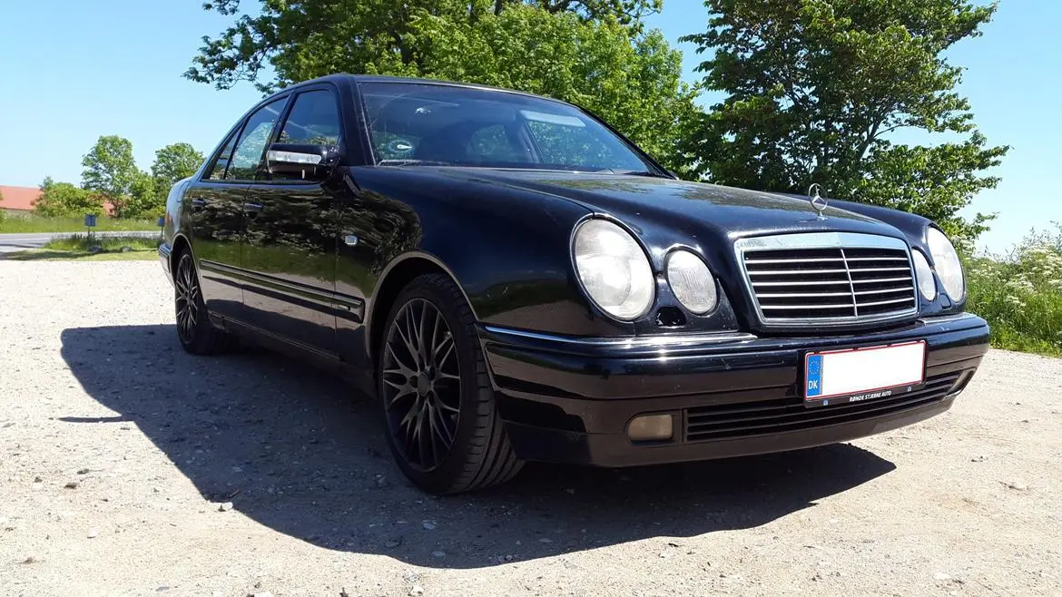 Mercedes-Benz  E 300 TD Avantgarde 5