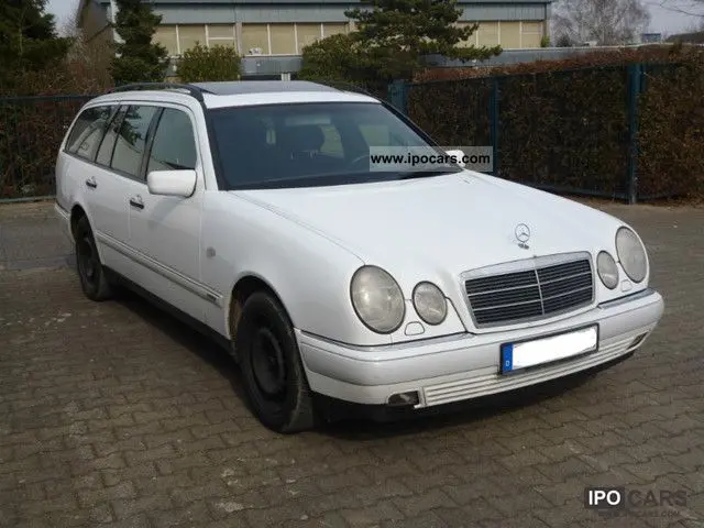 Mercedes-Benz  E 300 TD Elegance 1