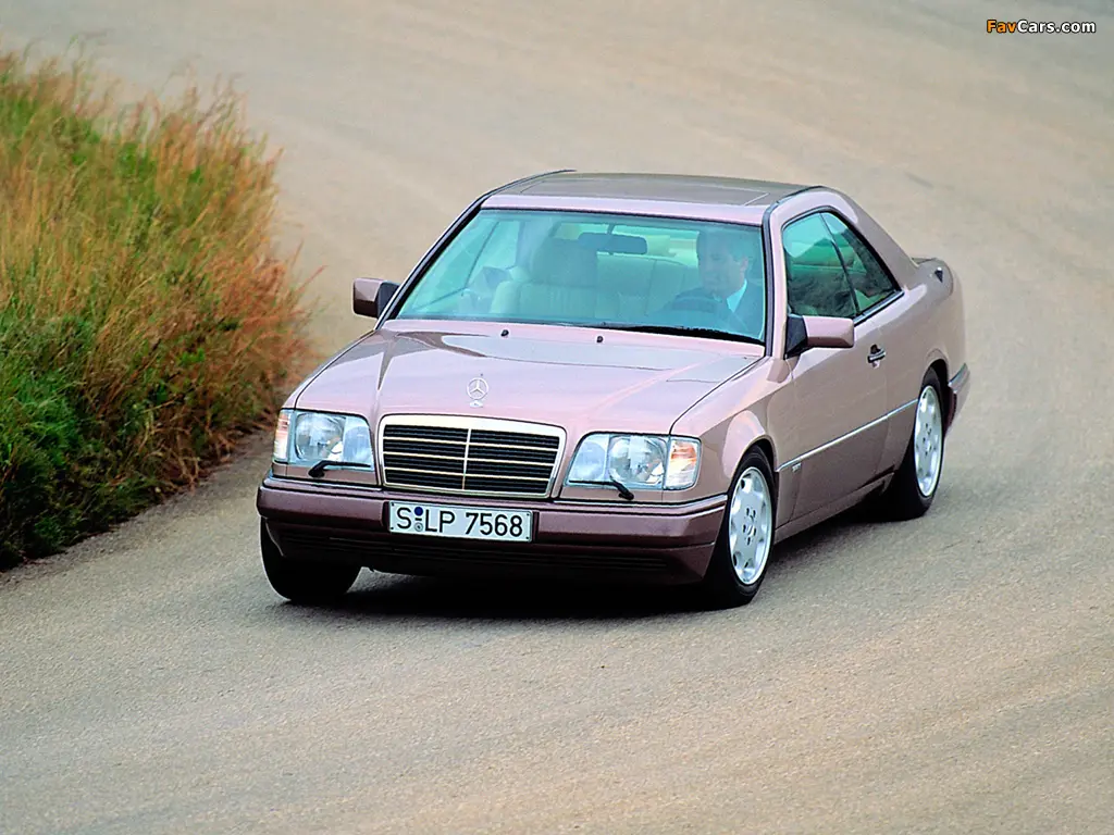 Mercedes-Benz  E 320 1