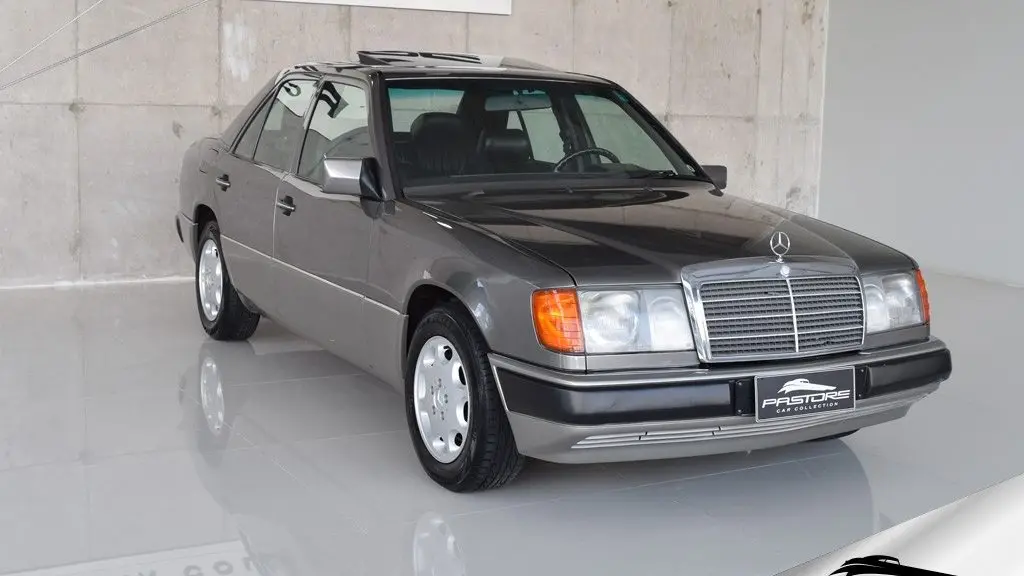 Mercedes-Benz  E 320 4