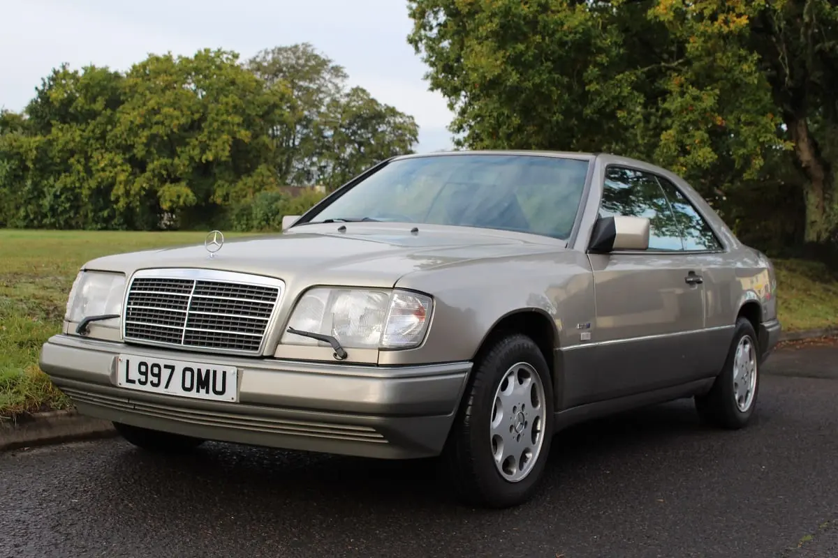 Mercedes-Benz  E 320 5