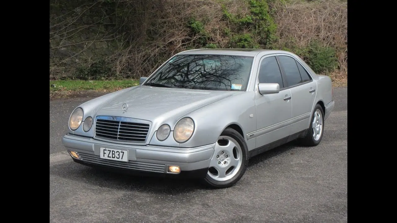 Mercedes-Benz  E 320 Avantgarde 0