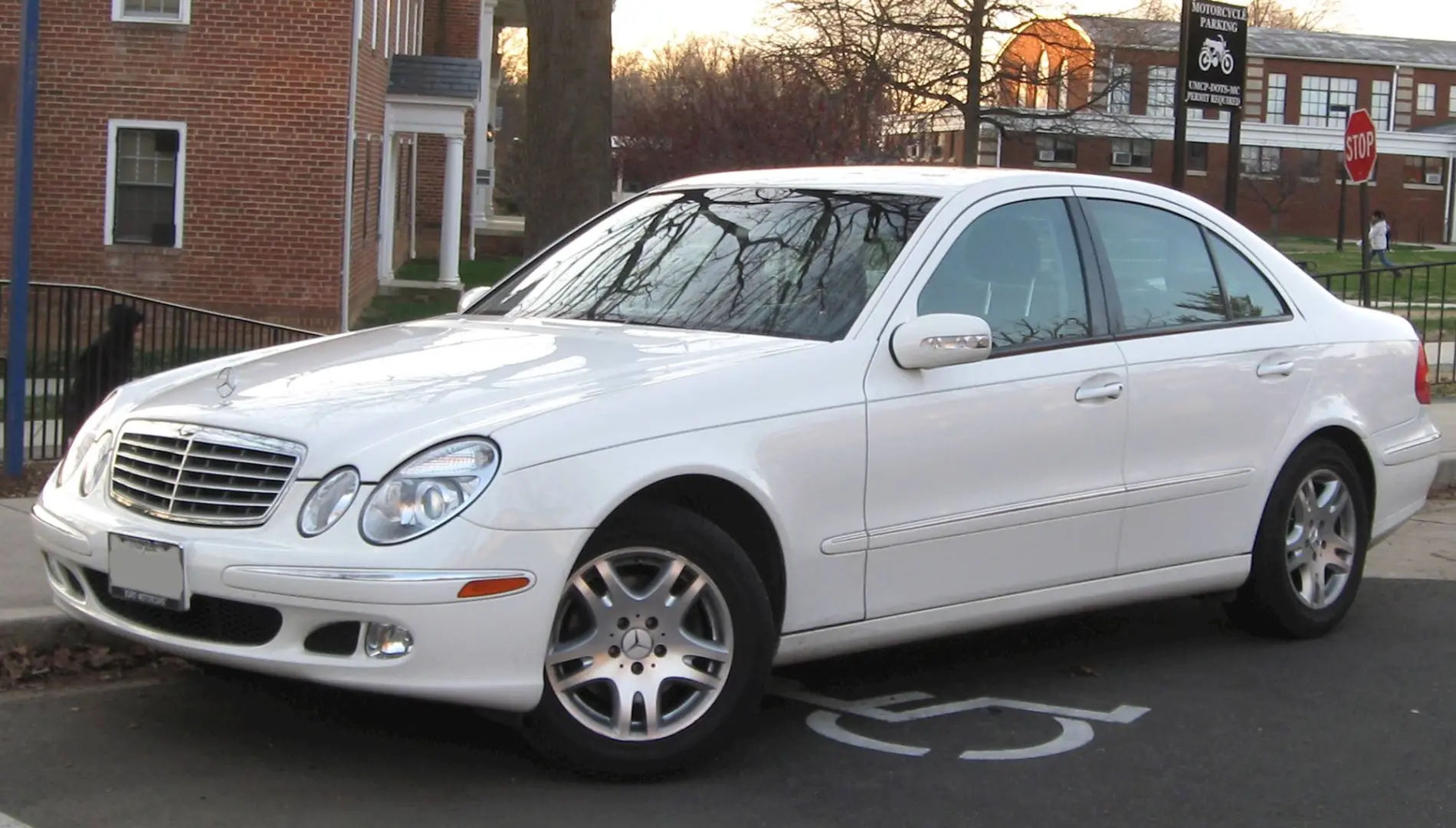 Mercedes-Benz  E 320 CDI Classic 3