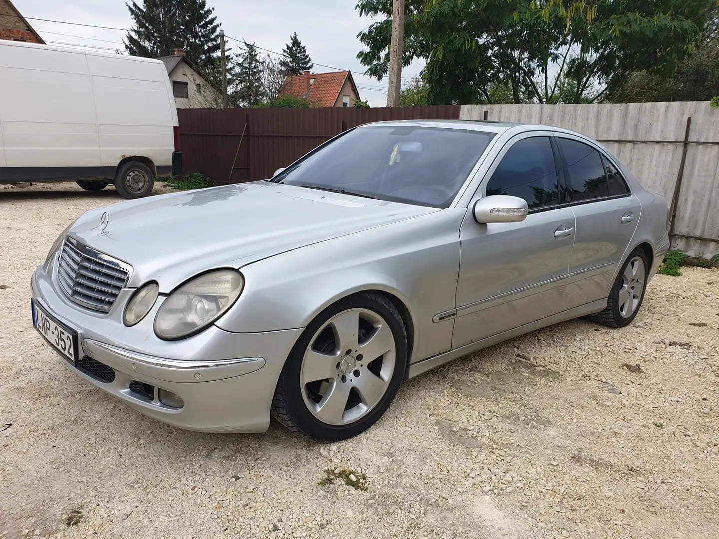 Mercedes-Benz  E 320 CDI Avantgarde 2