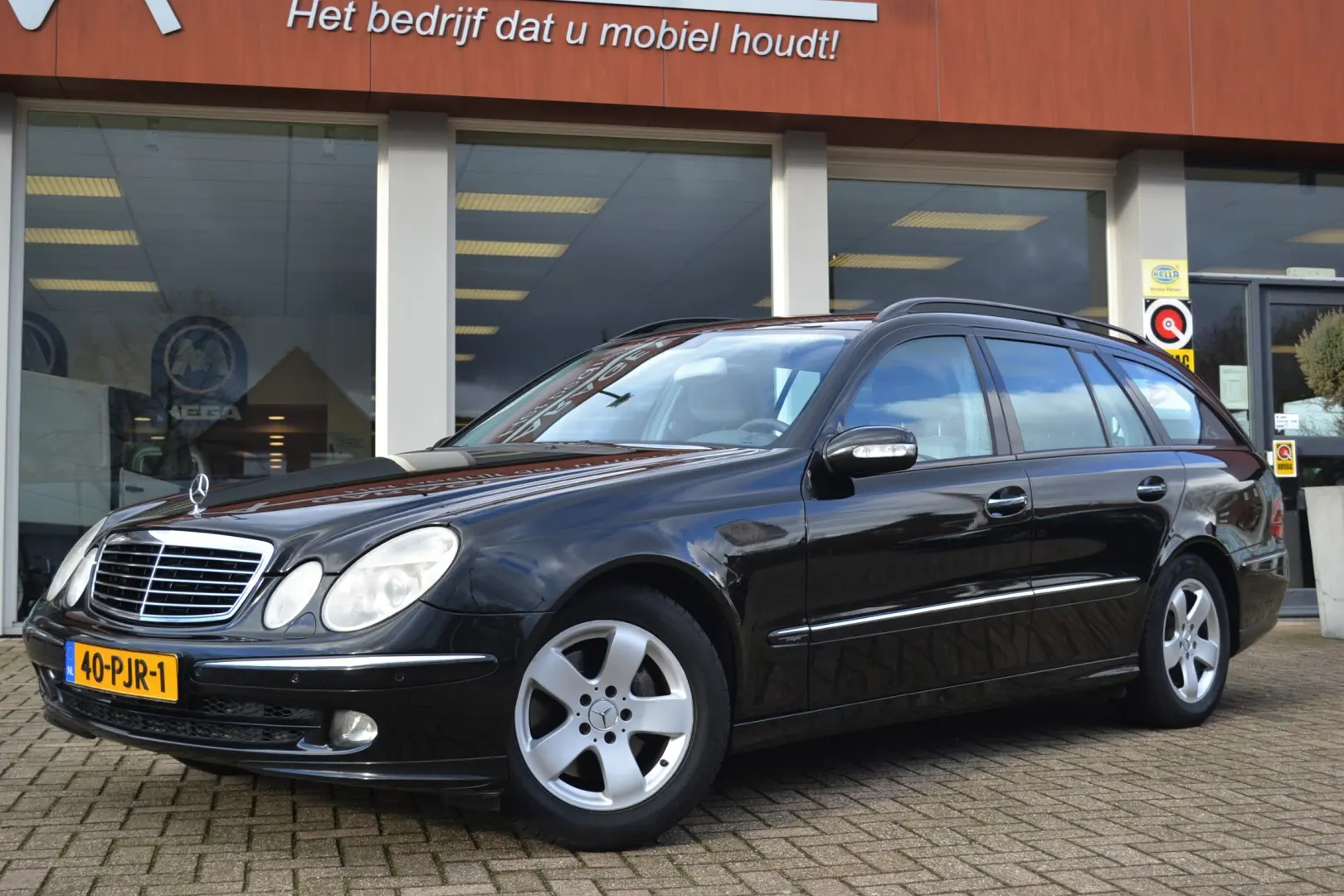 Mercedes-Benz  E 320 CDI Classic 2