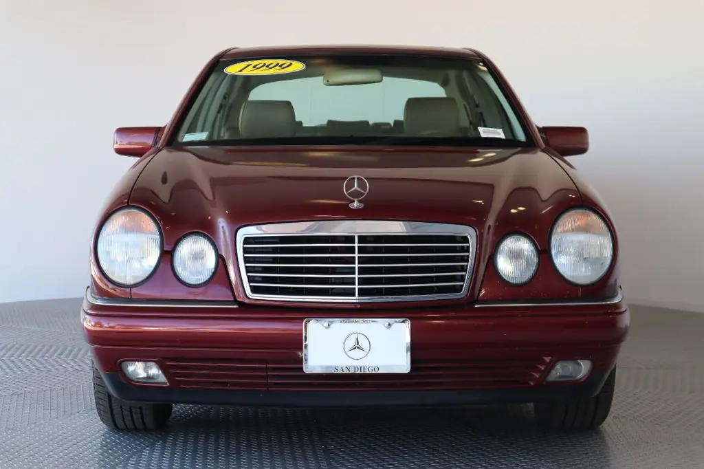 Mercedes-Benz  E 320 Elegance 1