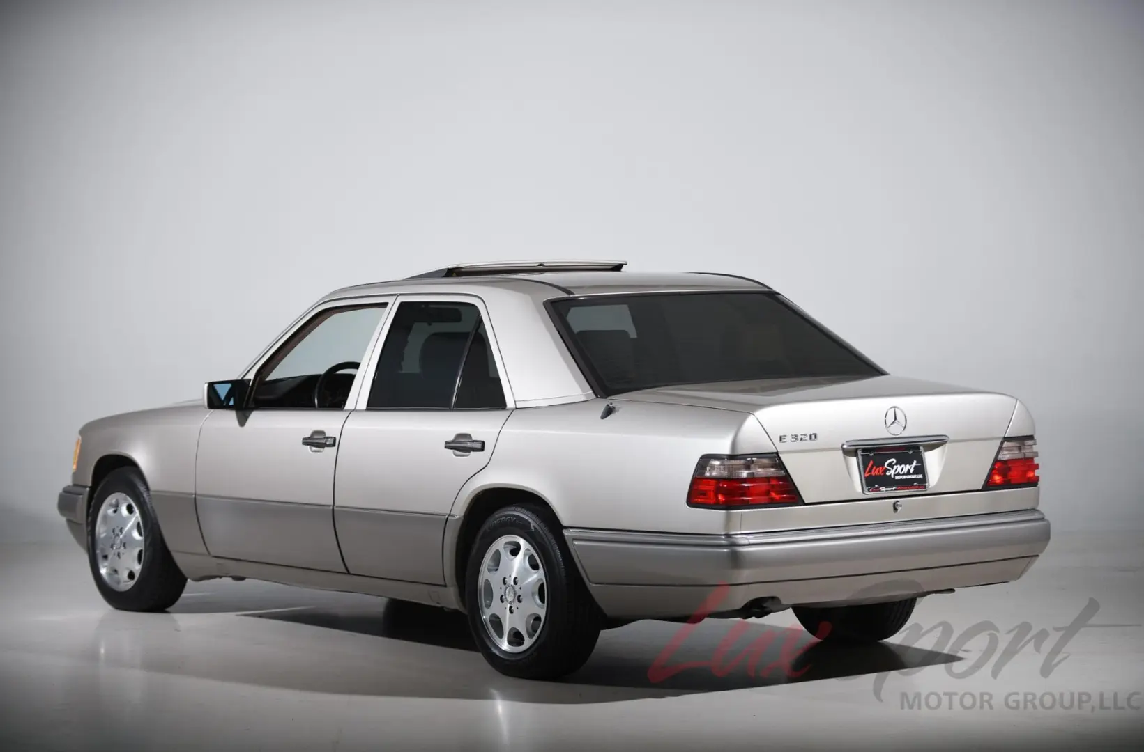 Mercedes-Benz  E 320 Classic 4