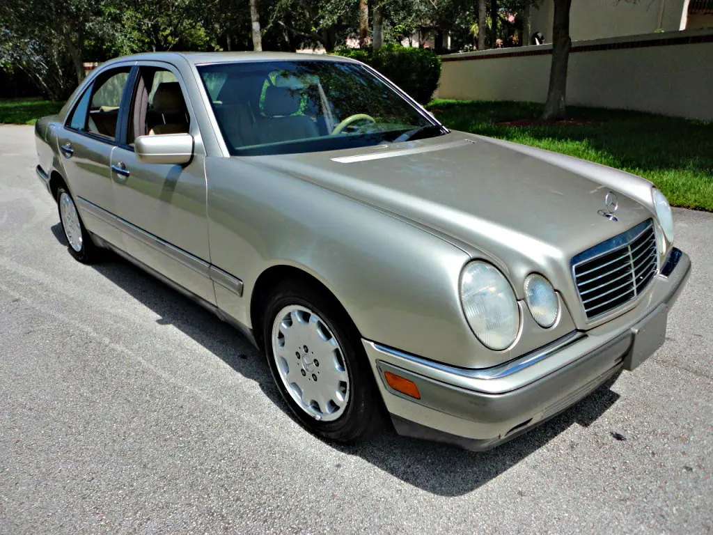 Mercedes-Benz  E 320 Elegance 1