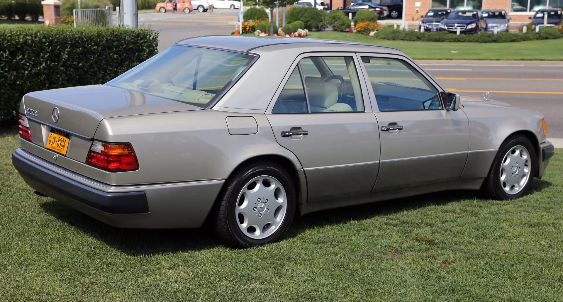 Mercedes-Benz  E 320 E 4