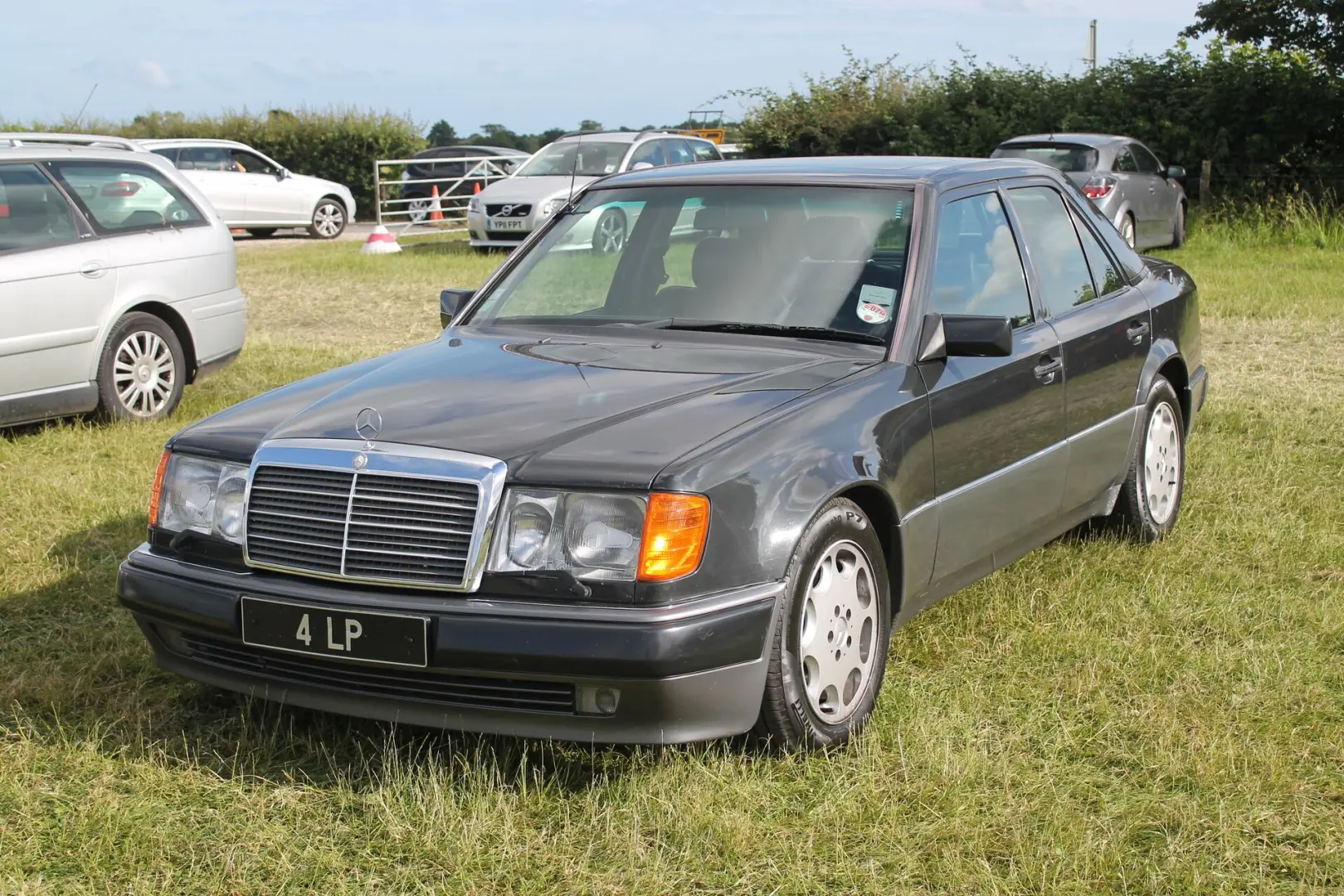 Mercedes-Benz  E 320 E 5