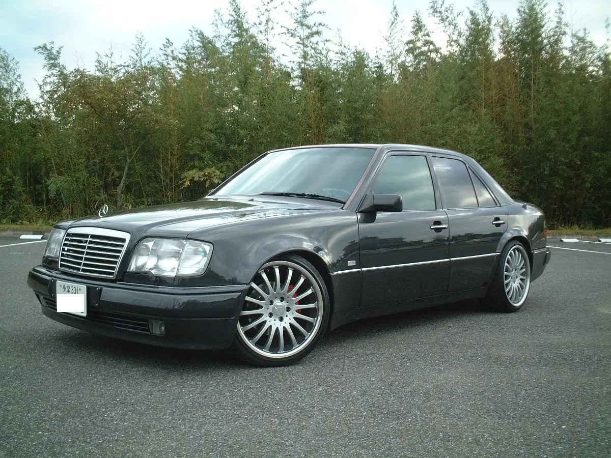 Mercedes-Benz  E 320 Elegance 2