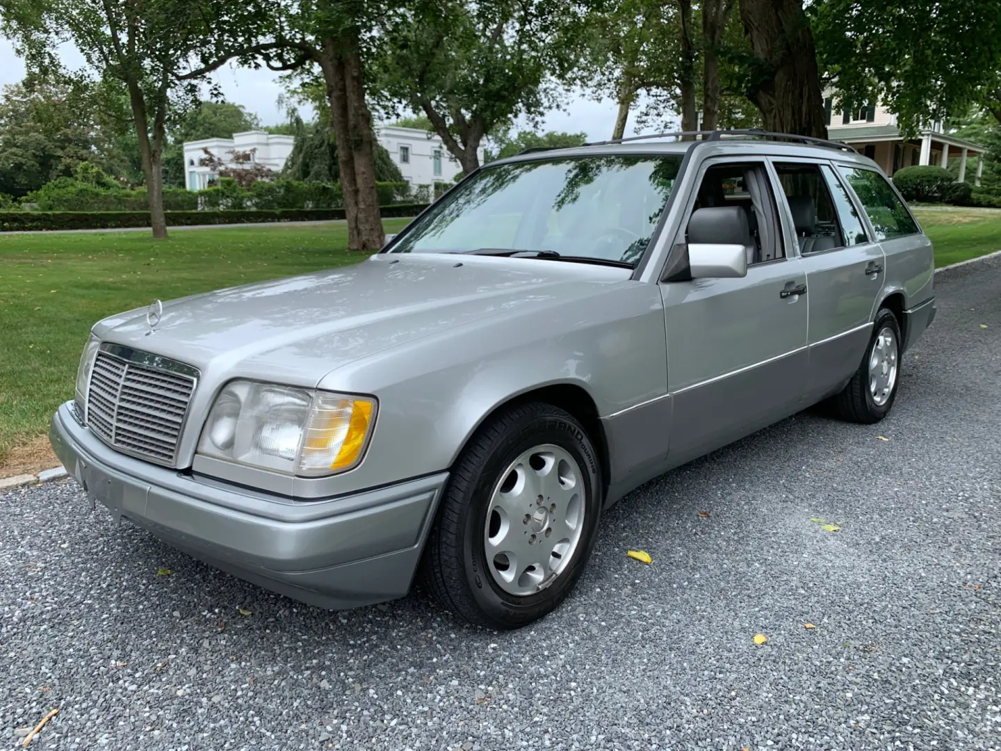 Mercedes-Benz  E 320 Elegance 4