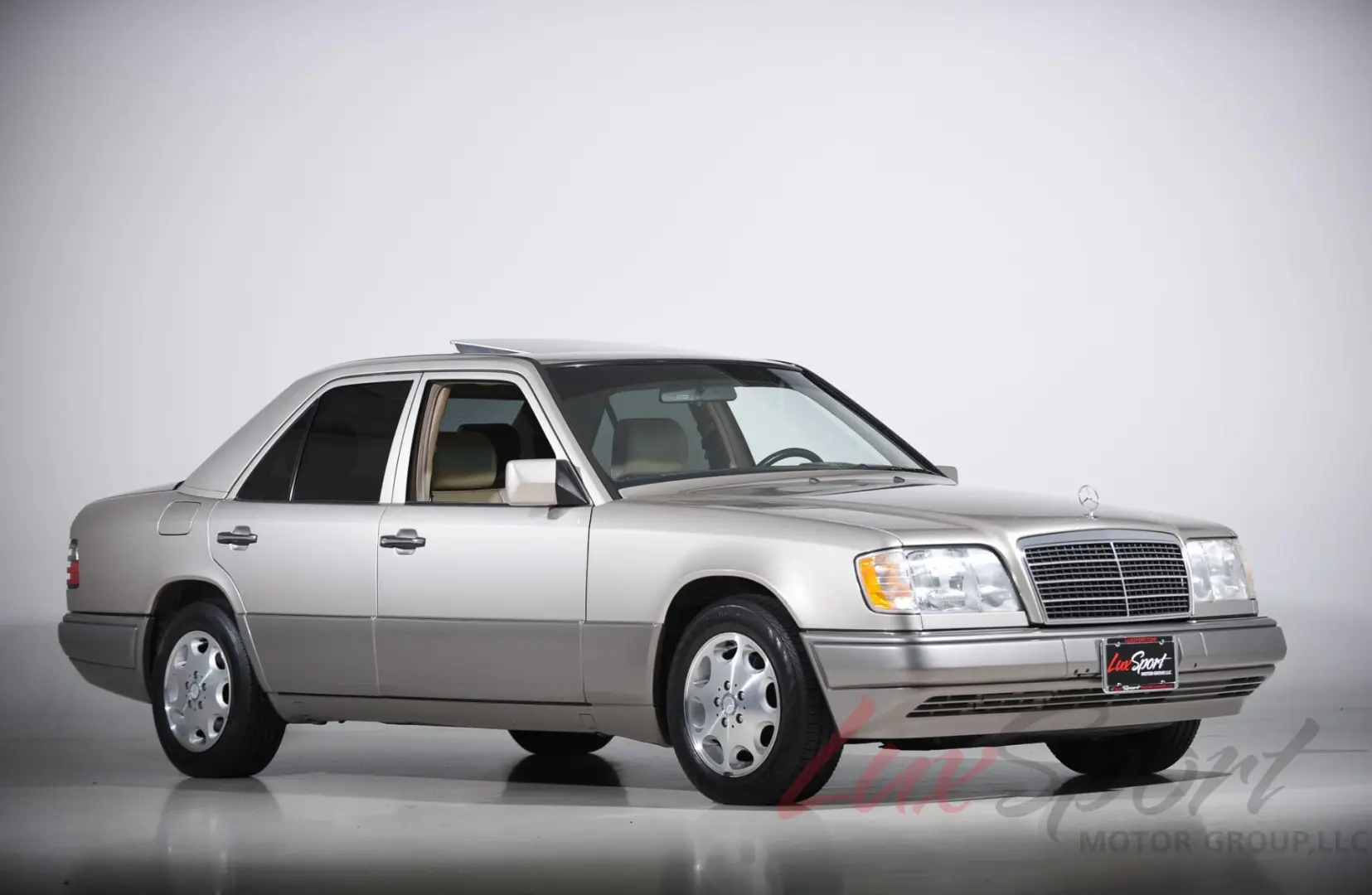 Mercedes-Benz  E 320 Elegance 5