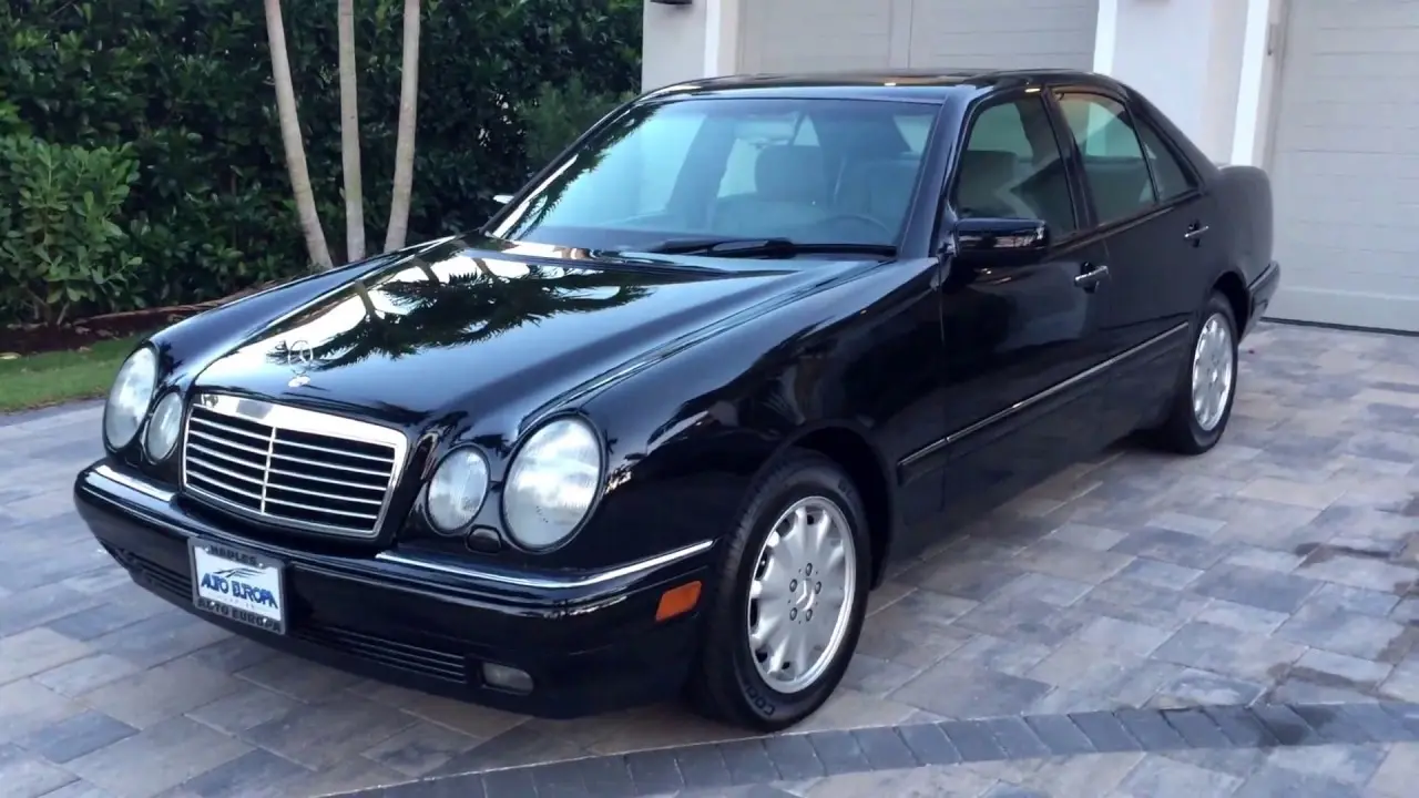 Mercedes-Benz  E 320 Elegance 6