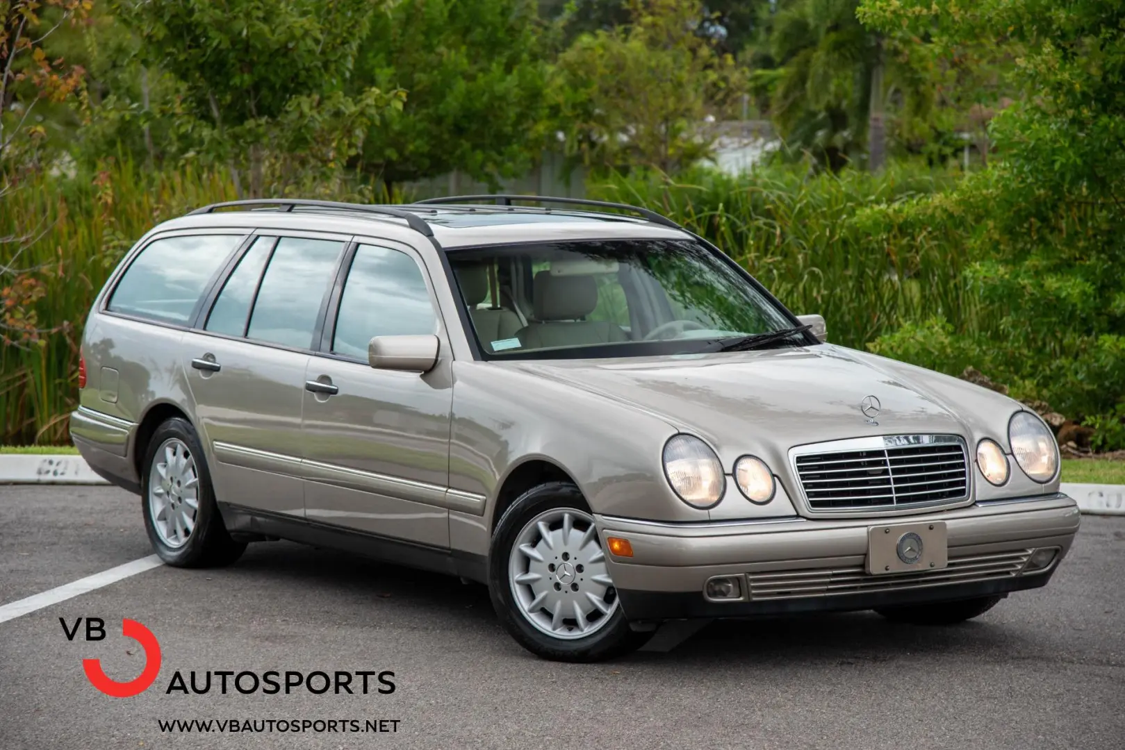 Mercedes-Benz  E 320 Elegance 4