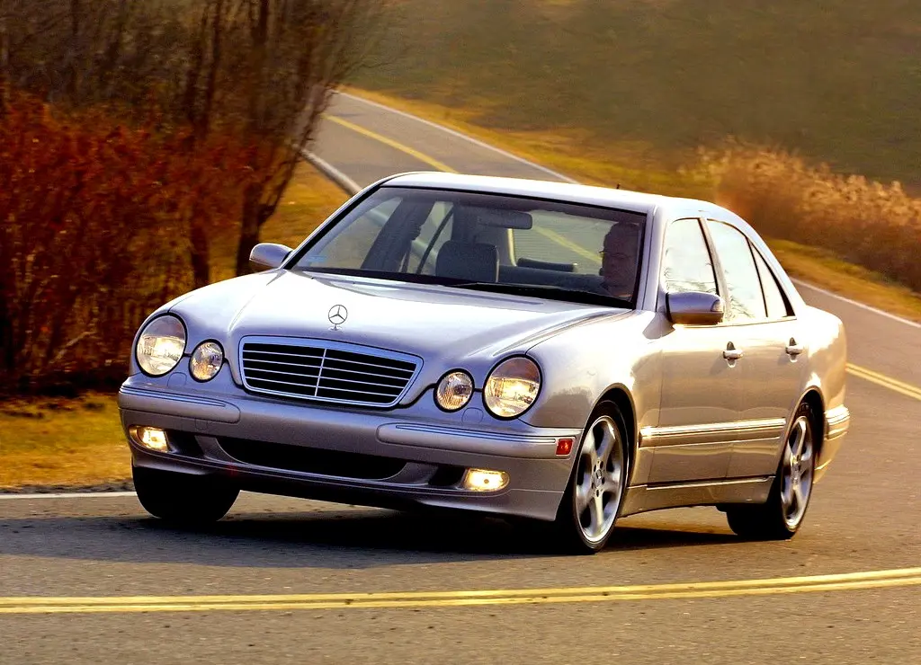 Mercedes-Benz  E 320 Elegance 4