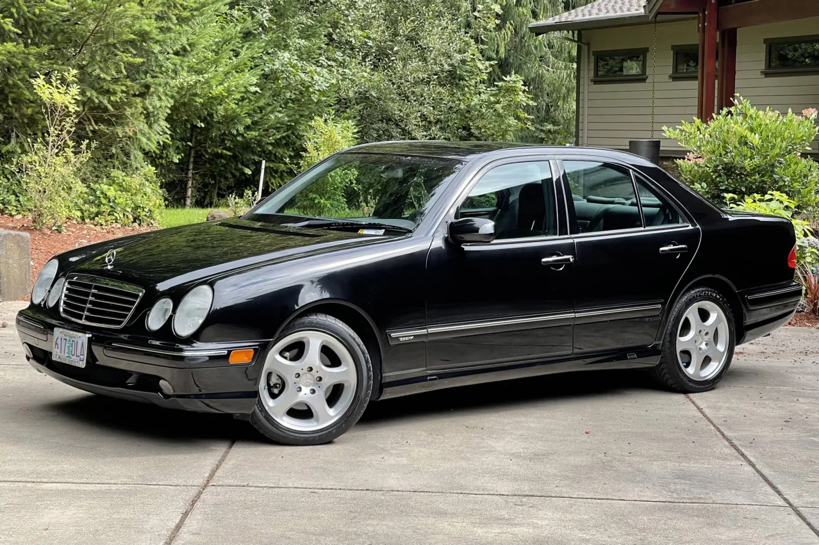 Mercedes-Benz  E 320 Elegance 5