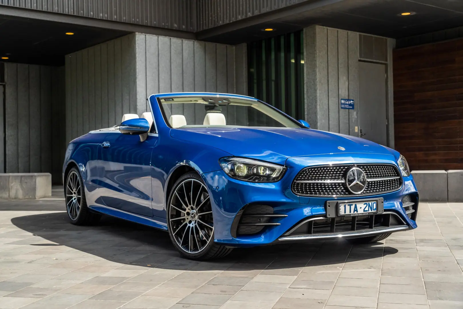 Mercedes-Benz  E 350 AMG 9G-Tronic 3