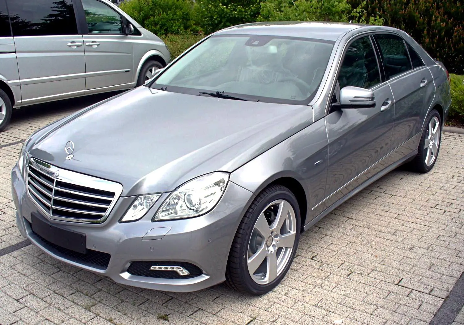 Mercedes-Benz  E 350 Avantgarde 1