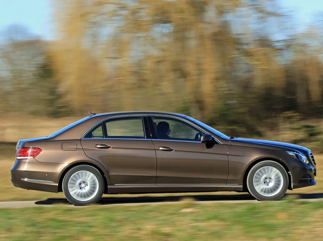 Mercedes-Benz  E 350 BlueTEC 4Matic EditionE 5