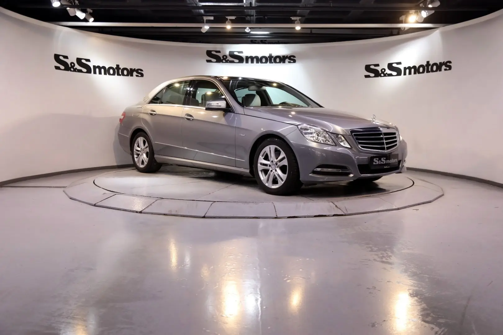 Mercedes-Benz  E 350 CDI BlueEFFICIENCY 4Matic Elegance 7