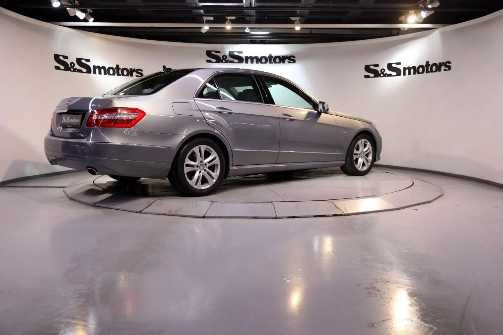 Mercedes-Benz  E 350 CDI BlueEFFICIENCY 4Matic Elegance 7