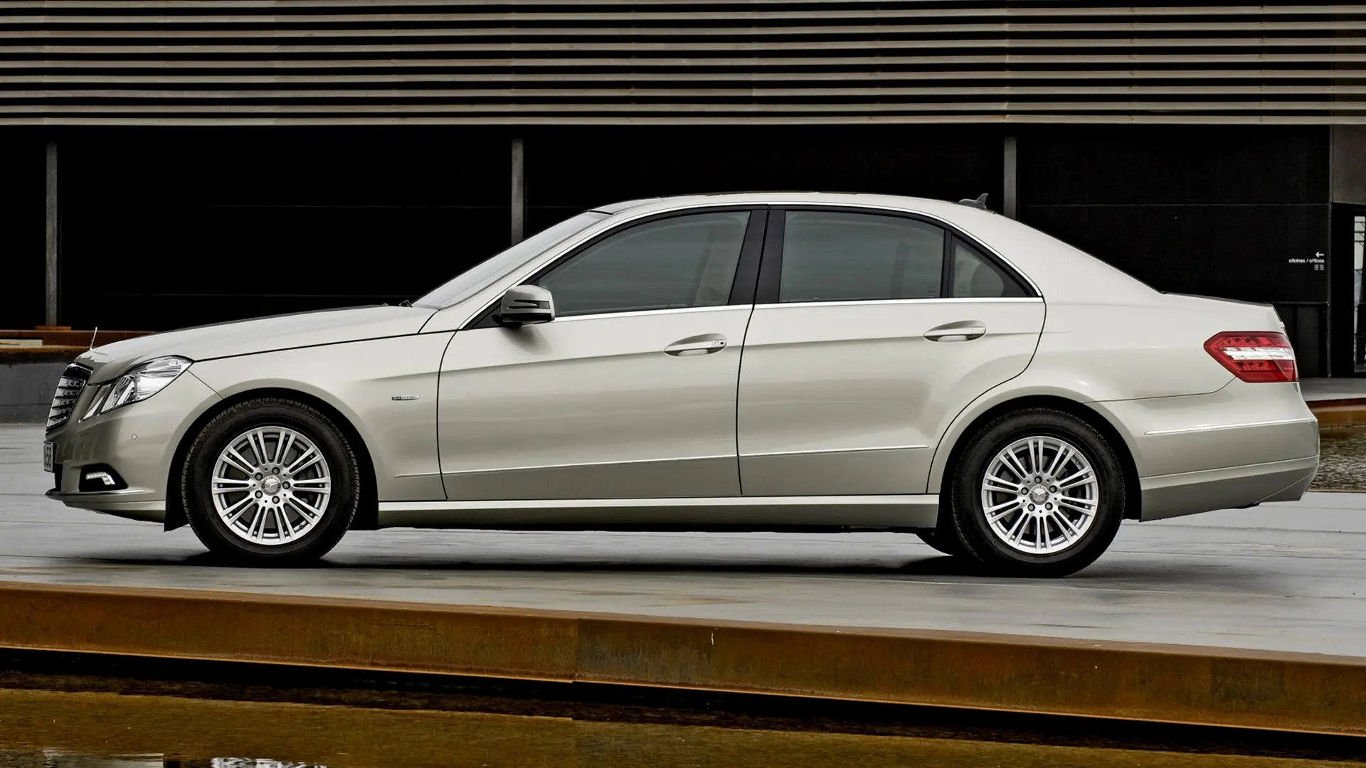 Mercedes-Benz  E 350 CDI Premium 3