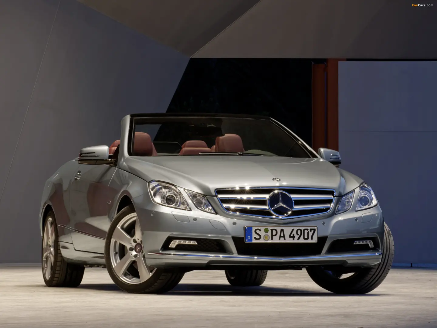 Mercedes-Benz  E 350 CGI Premium 4