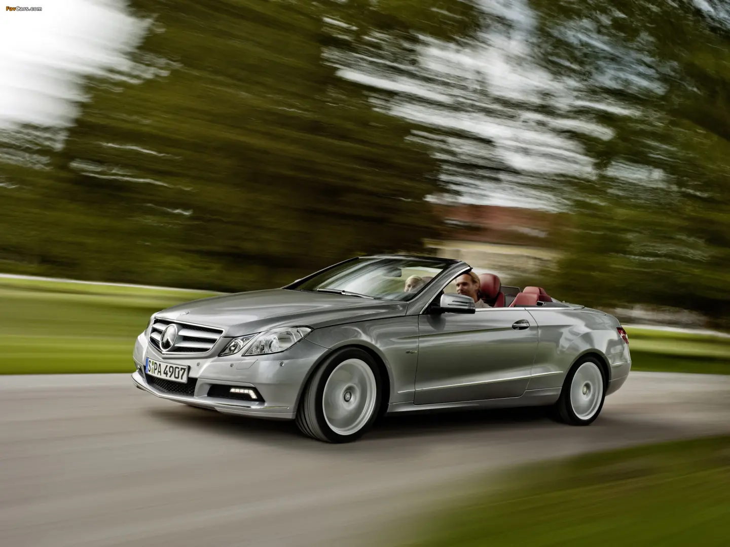 Mercedes-Benz  E 350 CGI Premium 5
