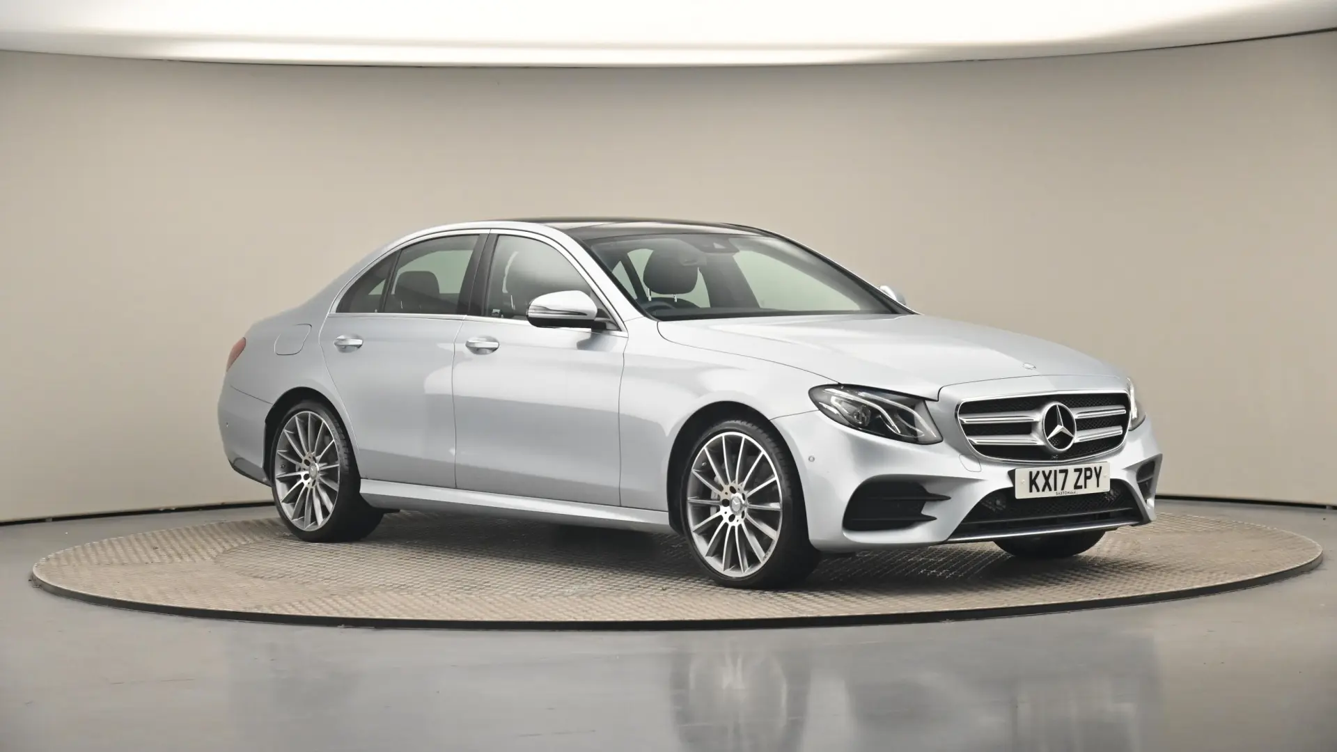 Mercedes-Benz  E 180 AMG 9G-Tronic 0