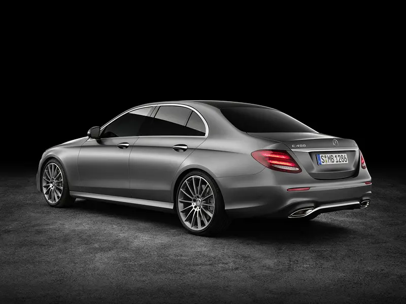 Mercedes-Benz  E 400 4Matic 5