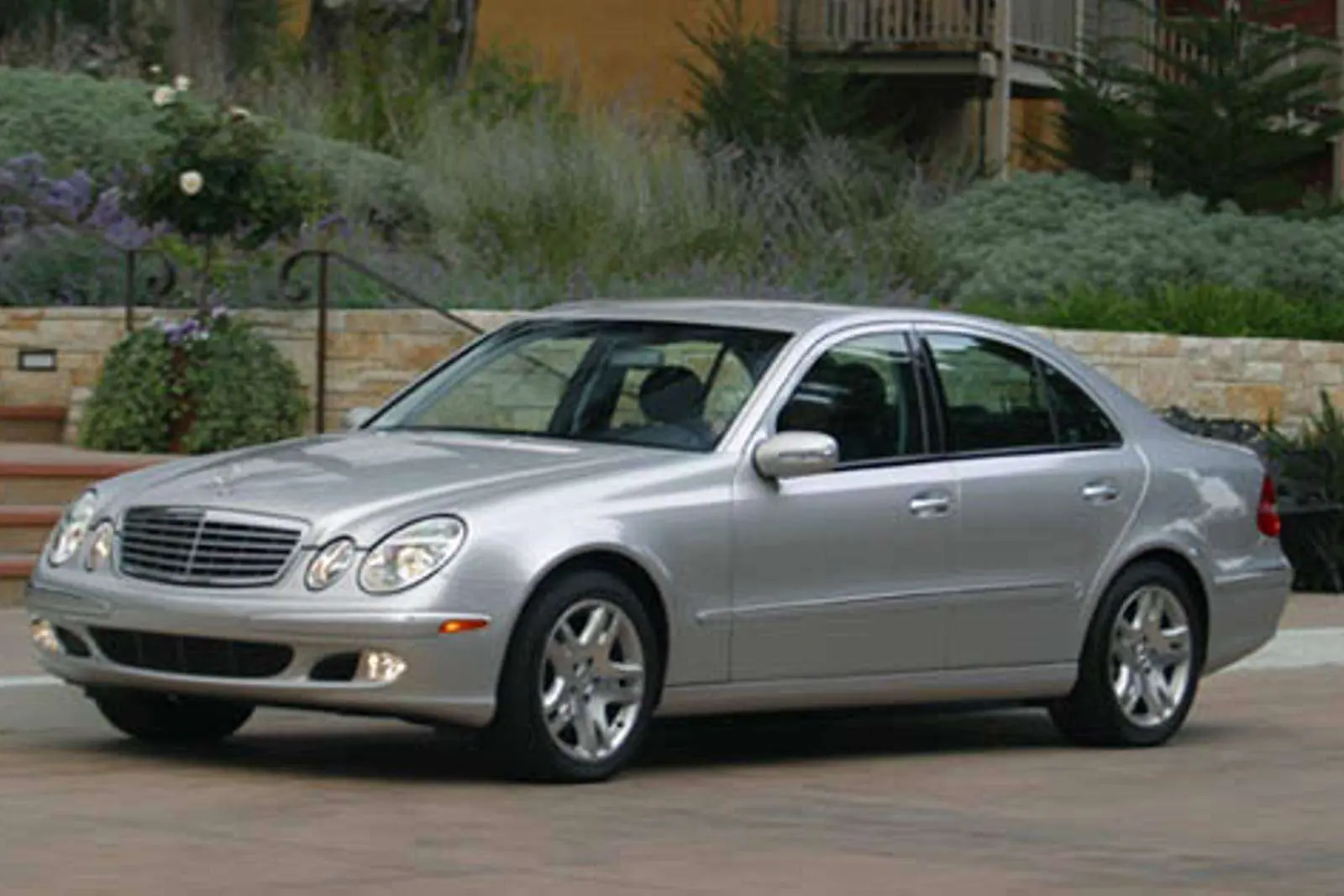 Mercedes-Benz  E 500 Elegance 0